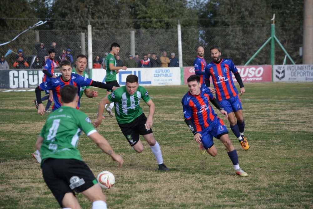 Liga Regional: Automoto lo dio vuelta y se quedo con el clásico ante Unión (117 fotos)