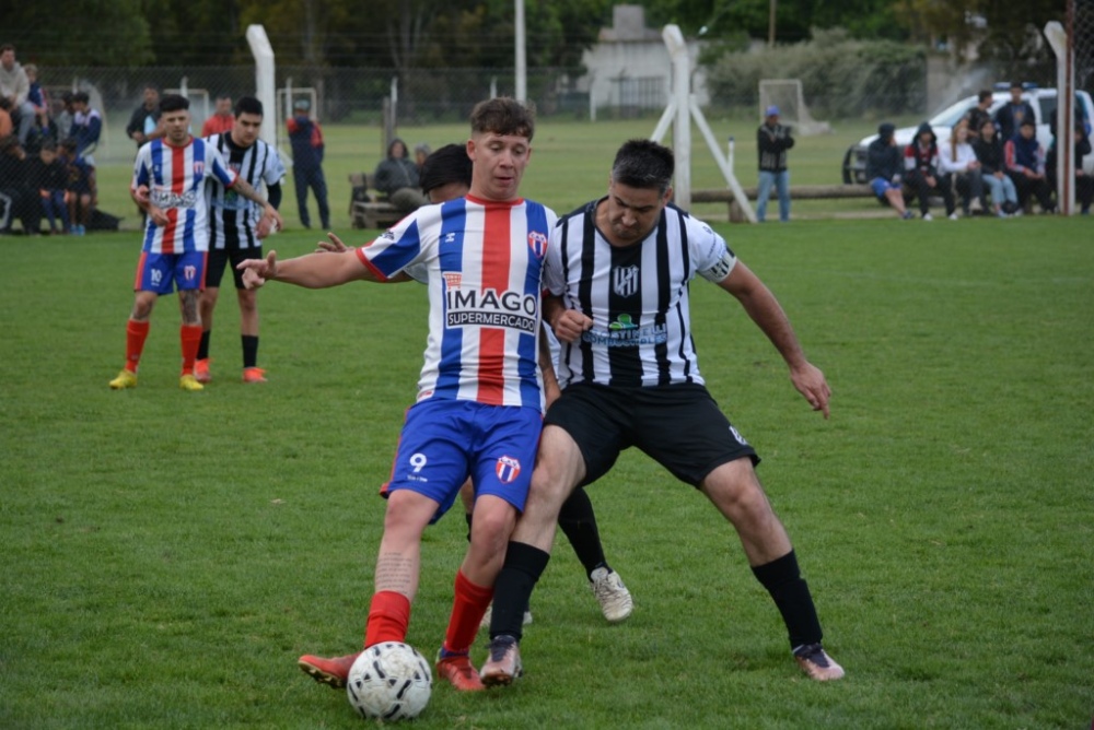 Liga de Pringles: Atlético Ventana cayo por la mínima diferencia, como local, ante Independiente (47 fotos)