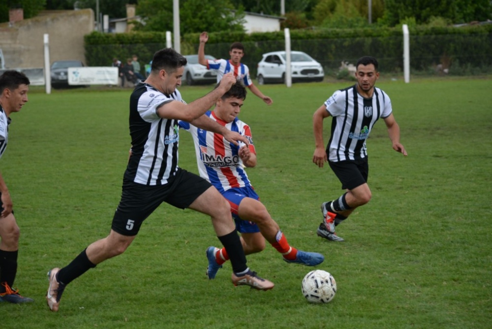 Liga de Pringles: Atlético Ventana cayo por la mínima diferencia, como local, ante Independiente (47 fotos)