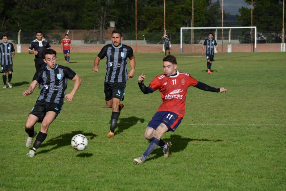 Liga de Dorrego: En un partido polémico, Porteño dejo todo en la cancha y clasifico a la Liguilla Campeonato (47 fotos)