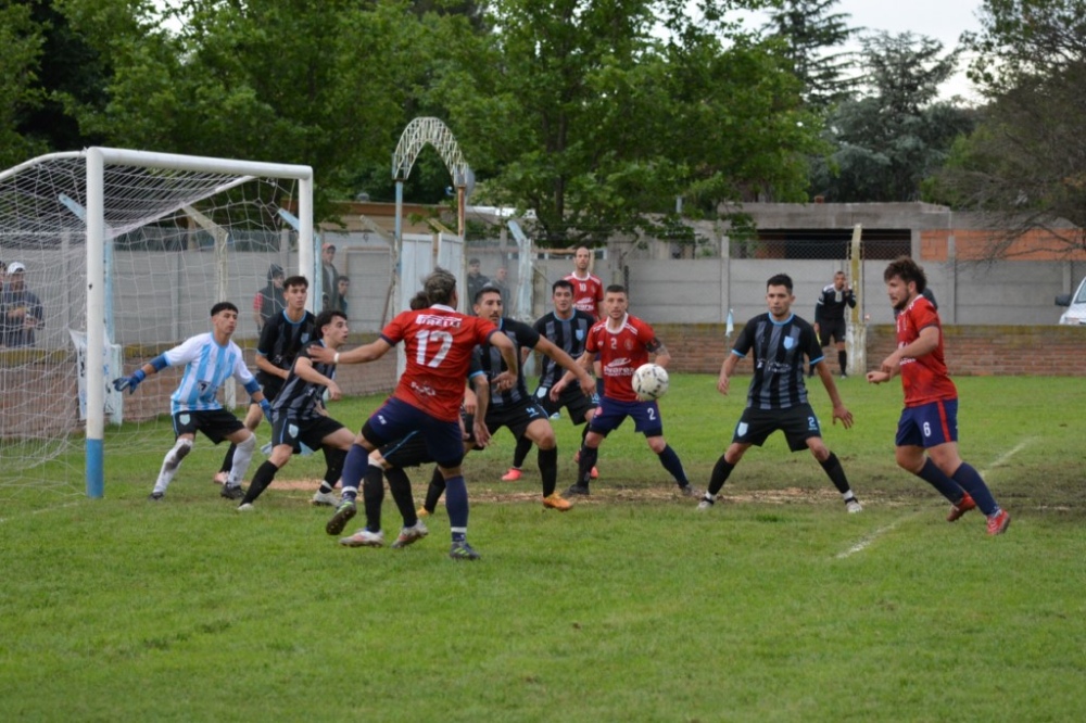 Liga de Dorrego: En un partido polémico, Porteño dejo todo en la cancha y clasifico a la Liguilla Campeonato (47 fotos)