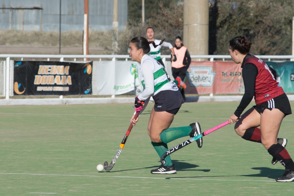 Hockey: Dos victorias de Las Lobas ante Sporting de Punta Alta