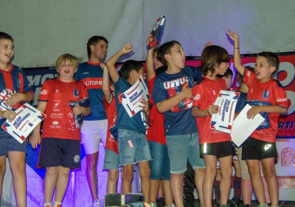 Se realizo el cierre del deporte infantil del Automoto Club Deportivo (113 fotos)