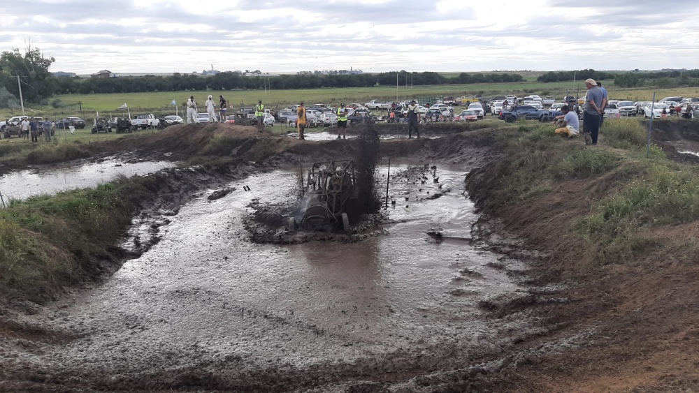 Un total de 16 tornquistenses participaron de la primera fecha del campeonato pigüense de todo terreno (67 fotos)