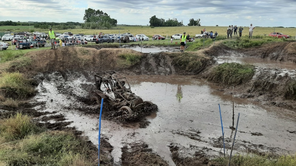 Un total de 16 tornquistenses participaron de la primera fecha del campeonato pigüense de todo terreno (67 fotos)