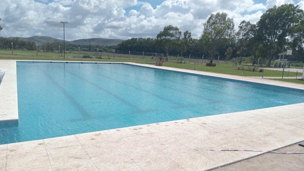 Horarios y disciplinas disponibles en las piscinas municipales de todo el distrito