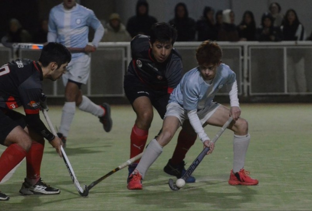 Hockey: El equipo de Ezequiel Muñoz se quedo con el clásico ante el vigente pentacampeón El Nacional