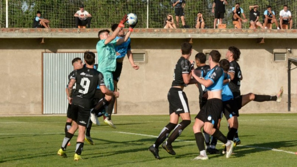 El equipo de ”Manu” Abregu se instaló en la final de los playoffs del torneo Clausura de la Liga del Sur