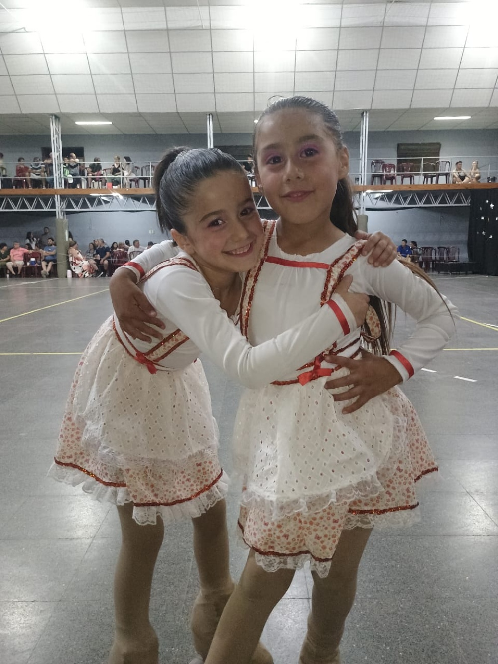 Patinadoras de Chasico estuvieron como invitadas en dos show de cierre de año