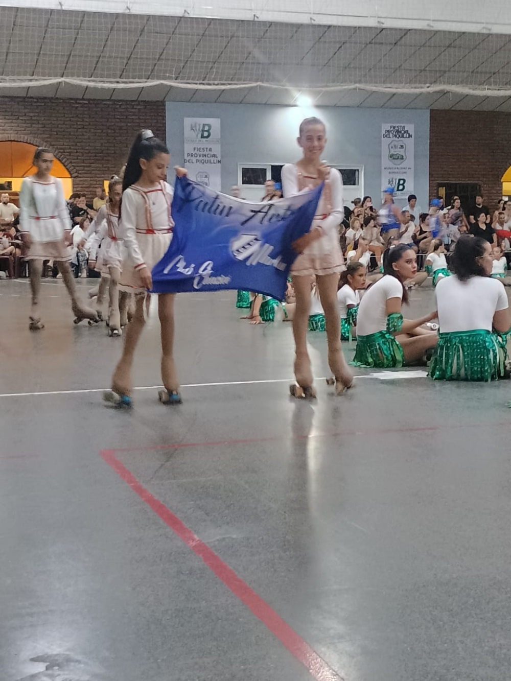 Patinadoras de Chasico estuvieron como invitadas en dos show de cierre de año