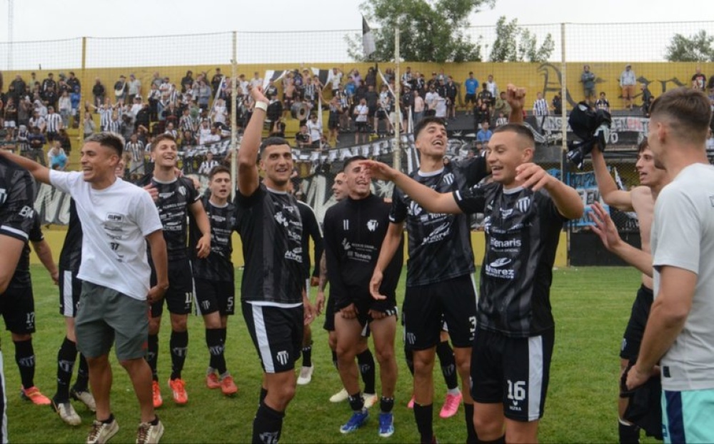 Liniers, con ”Manu” Abregu, es el merecido campeón 2024 de la Liga del Sur