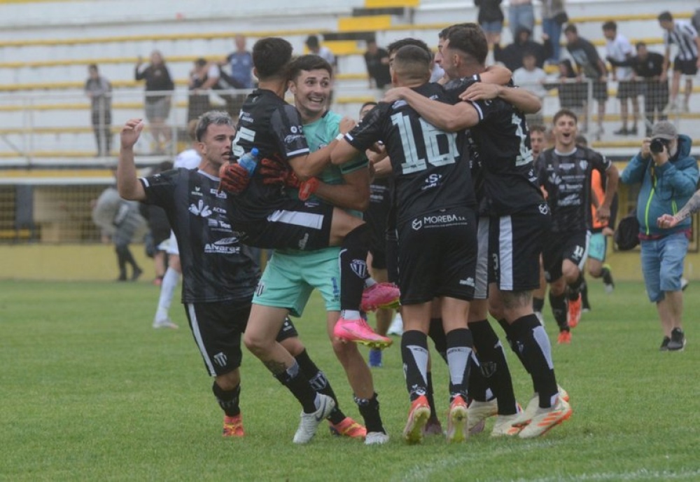 Liniers, con ”Manu” Abregu, es el merecido campeón 2024 de la Liga del Sur