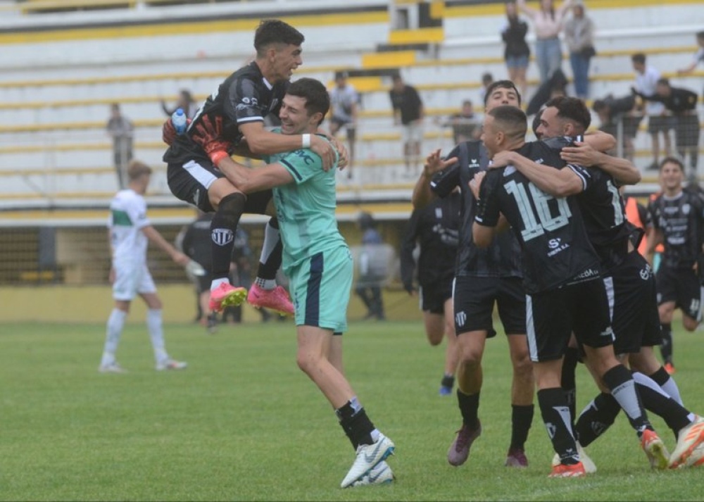 Liniers, con ”Manu” Abregu, es el merecido campeón 2024 de la Liga del Sur