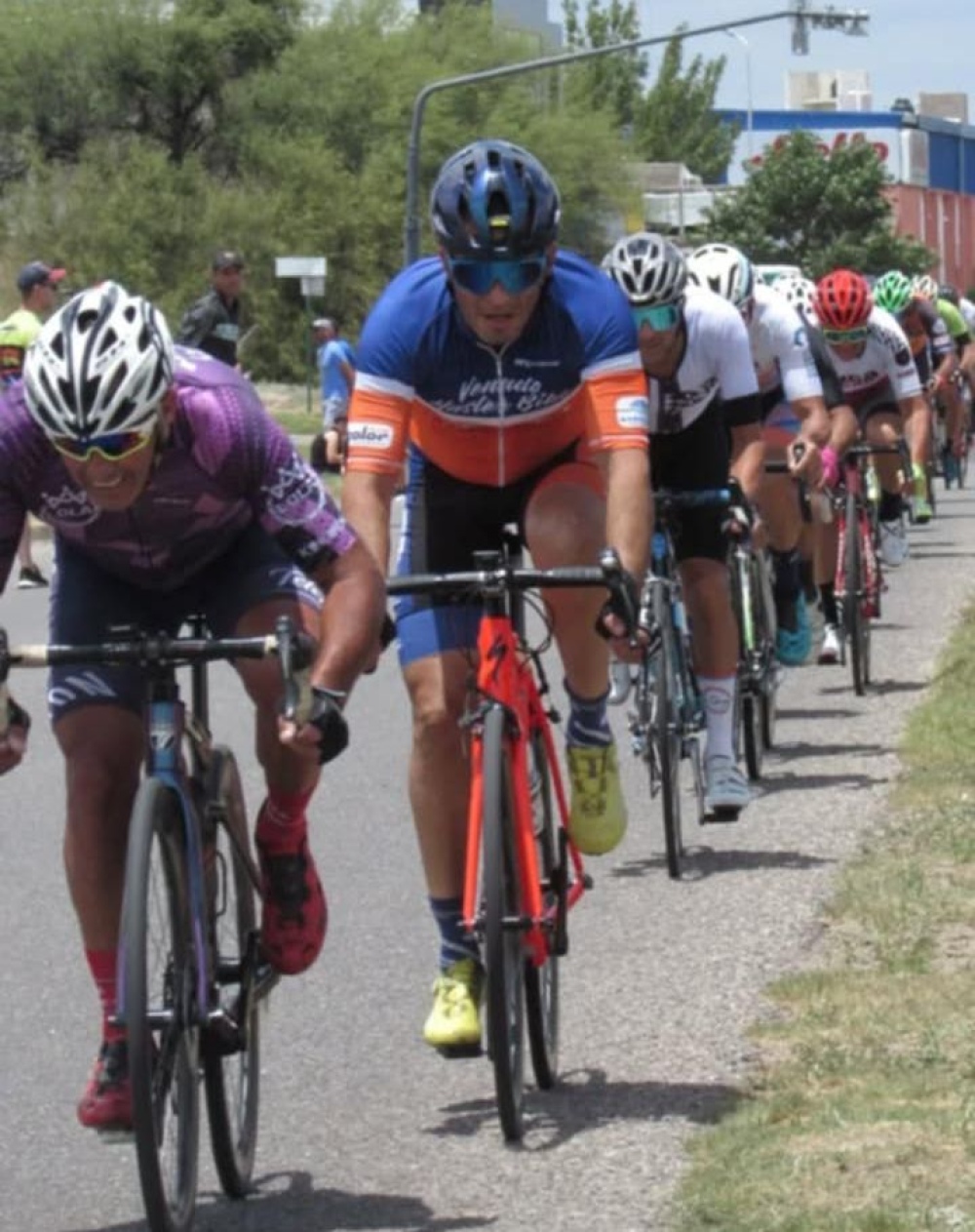 El ciclista tornquistense Elbio Rodríguez compitió en la Vuelta Internacional de San Luis