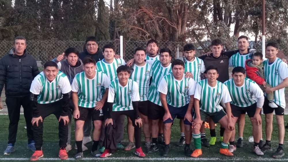 Perico Construcciones fue el ganador del torneo relámpago de fútbol realizado en el Club Unión