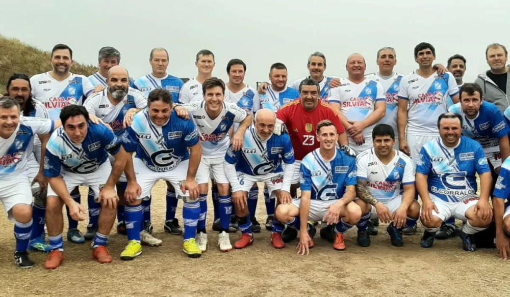 Serranos debutaron en un torneo de futbol 9 senior que se lleva a cabo en Coronel Suarez