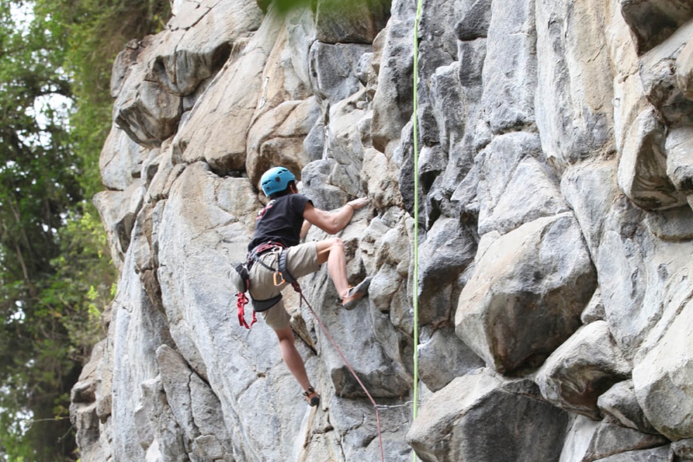 Vuelve la actividad de escalada en roca al Club Andino de Villa Ventana