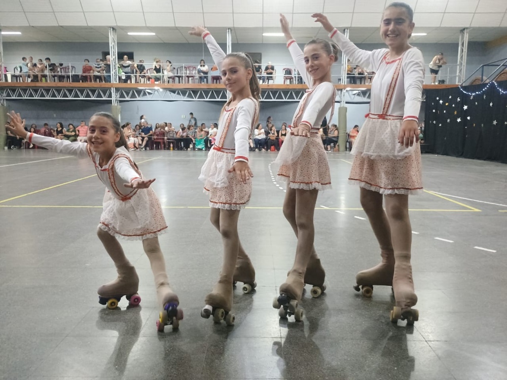 Patinadoras de Chasico estuvieron como invitadas en dos show de cierre de año