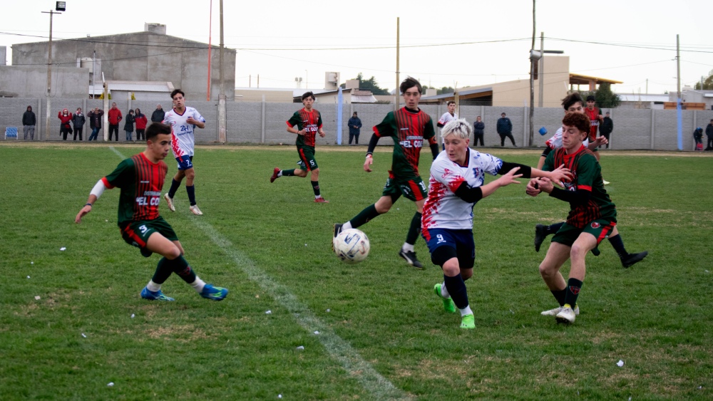 Los equipos de Tornquist no pudieron meterse en las finales del Apertura de inferiores (187 fotos)