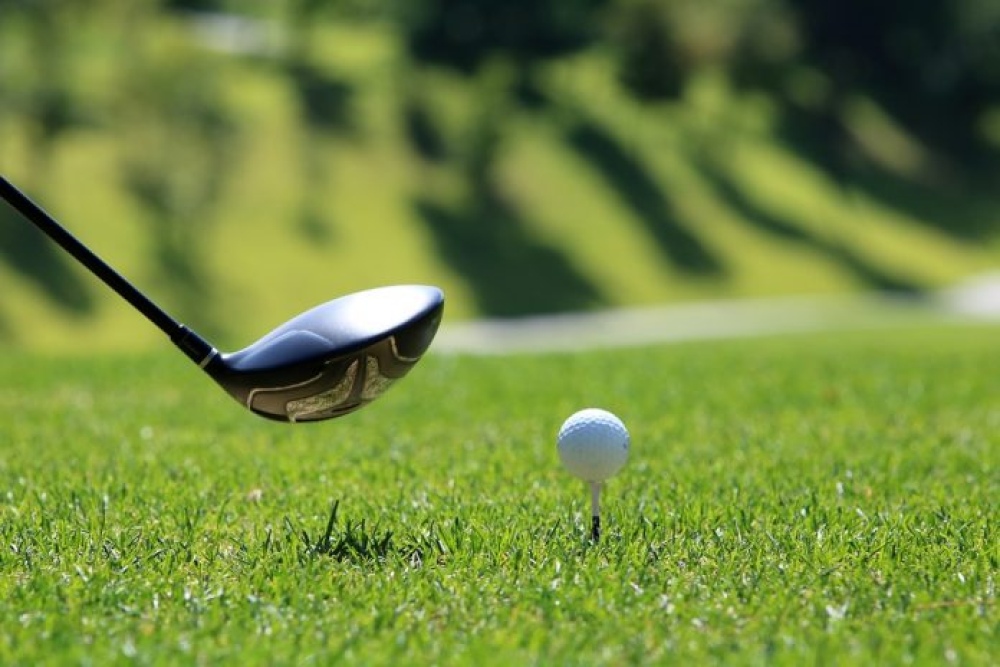 Golf en Sierra de la Ventana: Se acerca la tercera edición del certamen Tenti Food - Miter Aberturas