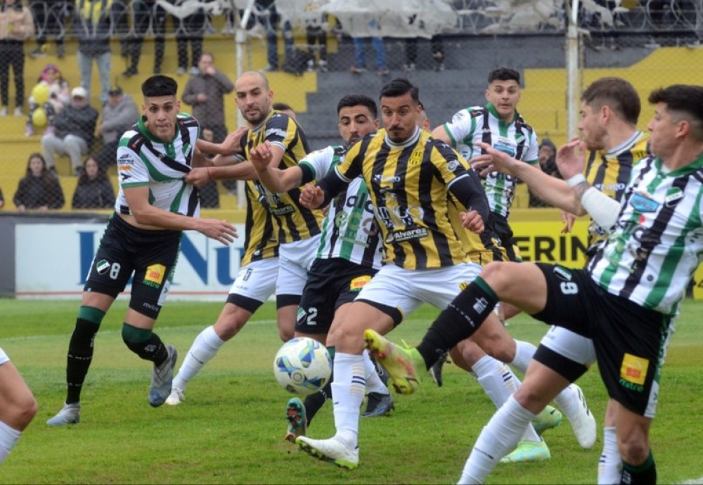 Federal A: Olimpo, con Luis Alfredo Vila como titular, no pudo en el clásico ante Villa Mitre