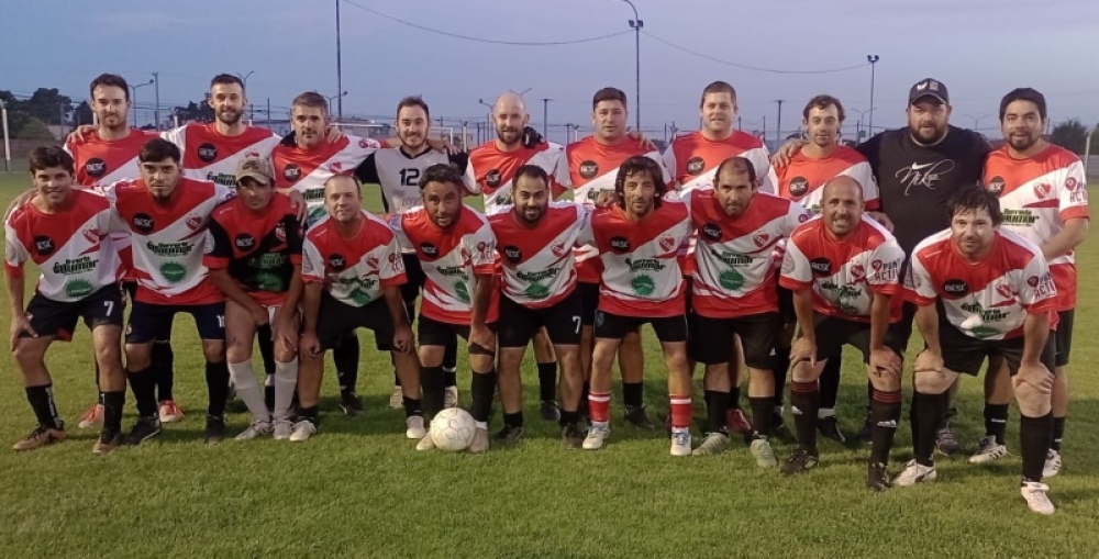 Preveteranos de fútbol: San Martín y Automoto son los finalistas