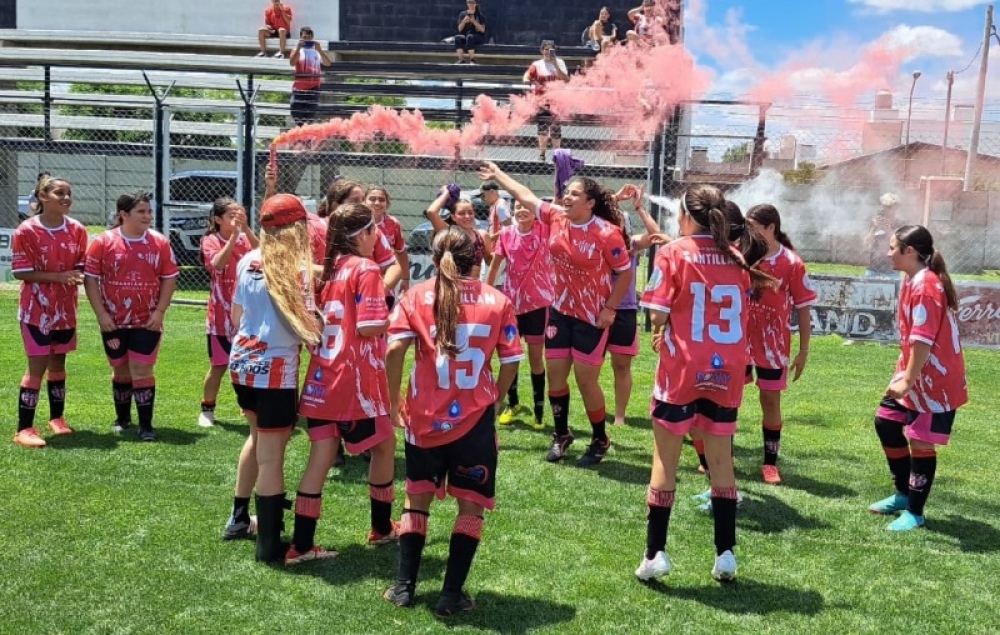 LRF/Sub 15 femenino: San Martín de Carhué obtuvo el Clausura y definirá el título con Blanco y Negro