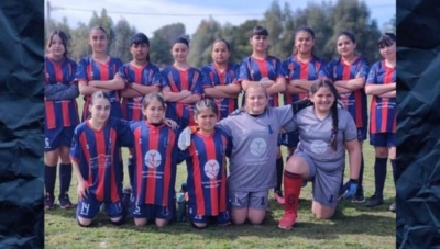 El equipo de futbol femenino Sub 15 de Automoto comenzó con los entrenamientos