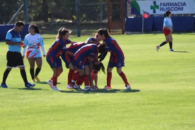 Histórico triunfo del equipo de futbol femenino del Automoto Club Deportivo