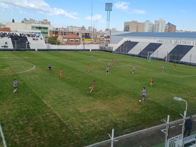 Fabricio Ibarra debuto oficialmente en la reserva del Club Olimpo de Bahía Blanca