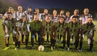 Fútbol del Recuerdo: La cuarta fecha dejó novedades y nuevo triunfo de Arcadia