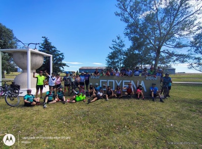 Ciclistas de Tornquist participaron del primer cicloturismo piletazo en Goyena