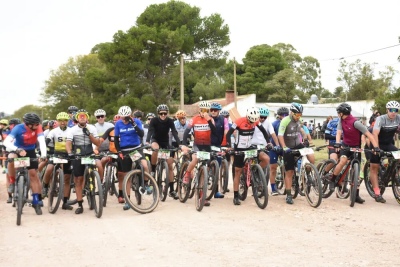 Cuatro tornquistenses participaron de la carrera MTB “Malvinas Argentinas”