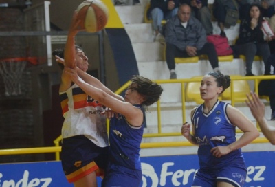 9 de Julio, con Belen Tombesi indetenible, terminó pasando cómodo el primero en el Manu Ginóbili