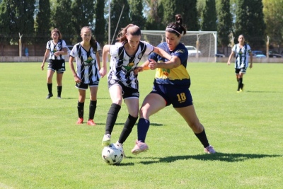 Fútbol femenino de la LRF: cuatro equipos lideran con puntaje ideal