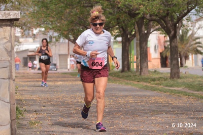 Primer puesto para la serrana Silvia Lefin en la carrera por los 100 años del club Villa Mitre de Bahía Blanca