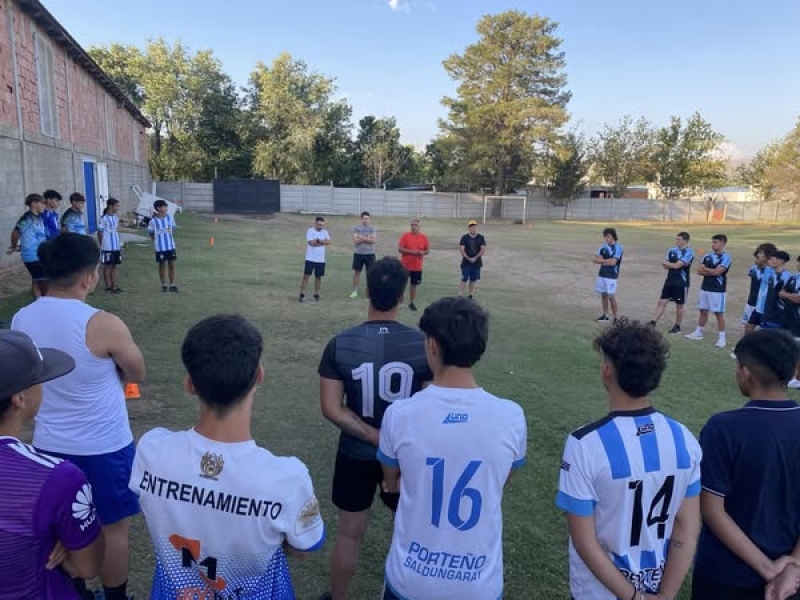 Fútbol: Porteño de Saldungaray comenzó la pretemporada de la mano de Alejandro Papasidero